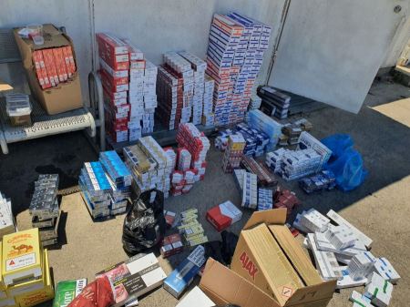 اعتقال شخص من مجد الكروم لبيعه سجائر غير قانونية